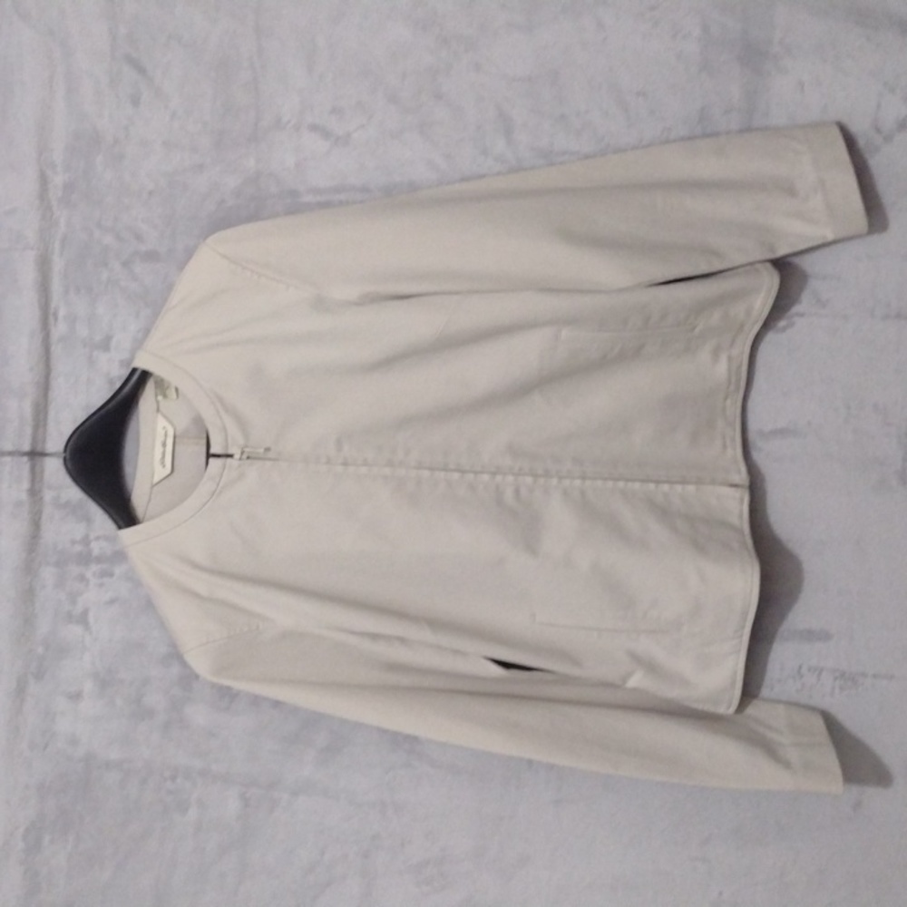Women's Eddie Bauer Full Zip Jacket with pockets and zipper on sleeves; Size M